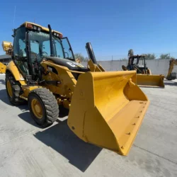 RETROEXCAVADORA MARCA CATERPILLAR MODELO 420E AÑO 2011 PRECIO S/. 92,500.00 Soles