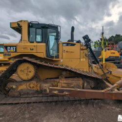 Tractor bulldozer caterpillar modelo d6-t 2014 Precio S/. 222,000.00 Soles