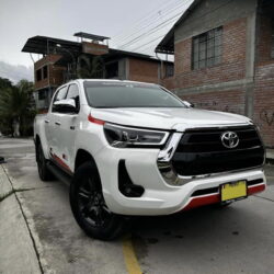 TOYOTA MODELO HILUX SRV AÑO 2022 PRECIO S/.100,000.00