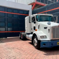 Remolcador Kenworth T800 Año 2017 Precio S/. 110,000.00 Soles