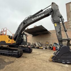 EXCAVADORA MARCA VOLVO MODELO EC350-EL AÑO 2019 PRECIO S/. 367,000.00 Soles